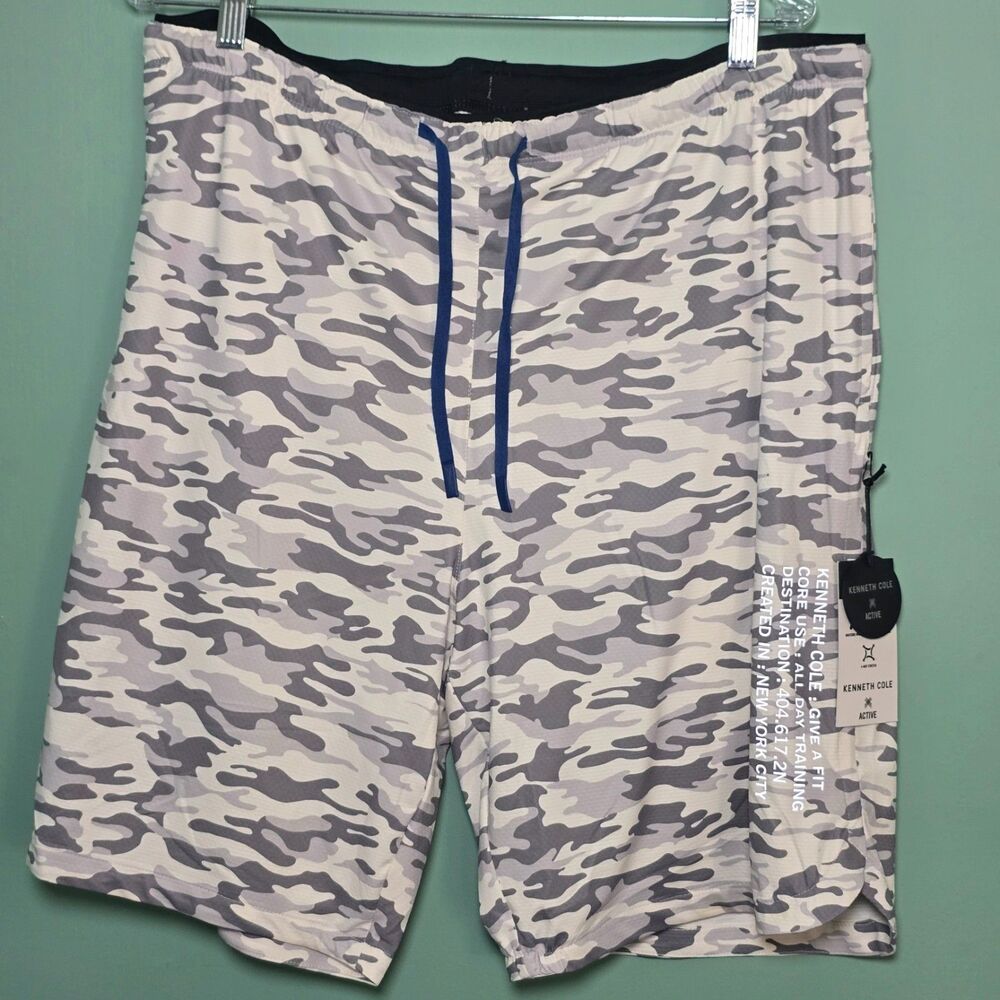 Kenneth Cole Active White Camo Tech Jogger Shorts Men's M NWT